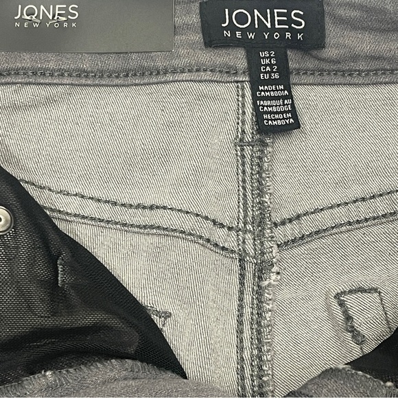 Jones NY Luxe Women's Gray Straight Jeans size 2 NWT - Picture 6 of 8